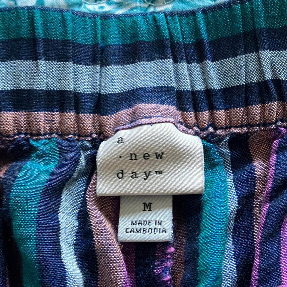 Colorful Striped Shorts - Picture 5 of 9